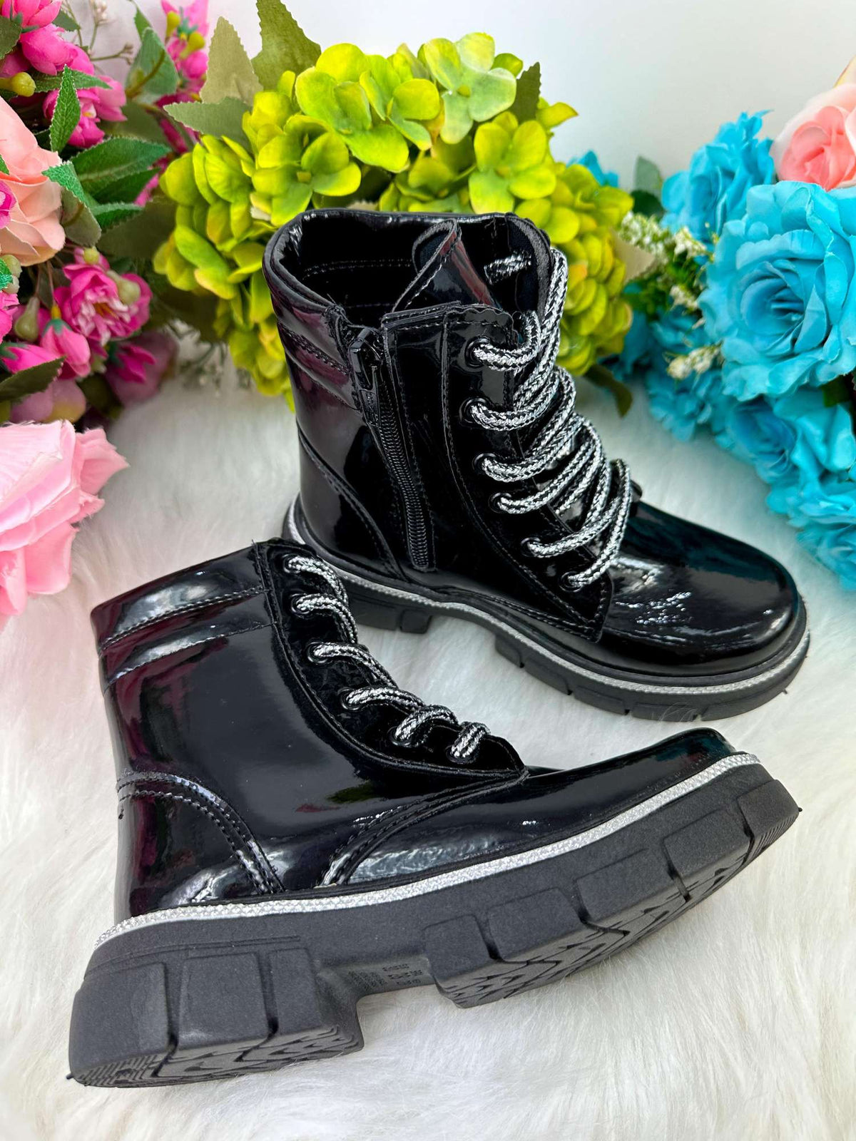 Coturno - Bota Doce Pe Laila Preto - Qualidade e Cuidado para os Pequenos | Bebeloo Kids