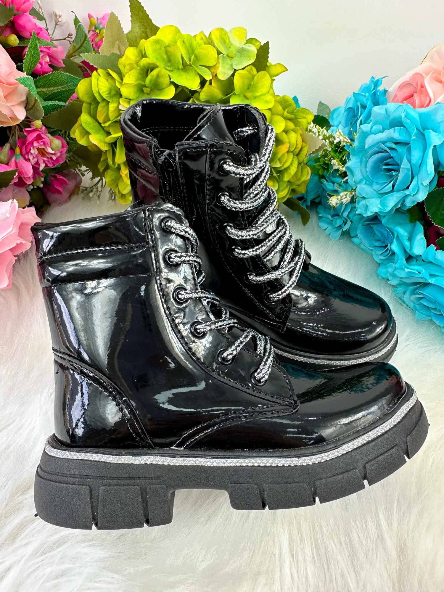 Coturno - Bota Doce Pe Laila Preto - Qualidade e Cuidado para os Pequenos | Bebeloo Kids