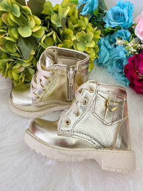 Coturno - Bota Doce Pe Lili Dourada - Qualidade e Cuidado para os Pequenos | Bebeloo Kids