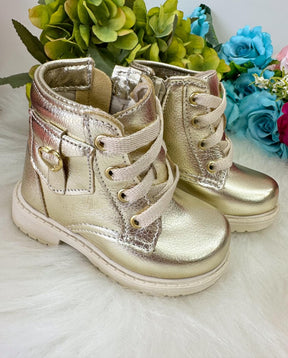 Coturno - Bota Doce Pe Lili Dourada - Qualidade e Cuidado para os Pequenos | Bebeloo Kids