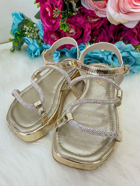 Sandália Doce Pe Verniz Dourada Lilia - Conforto e Estilo para os Pezinhos | Bebeloo Kids