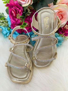 Sandália Doce Pe Verniz Dourada Lilia - Conforto e Estilo para os Pezinhos | Bebeloo Kids