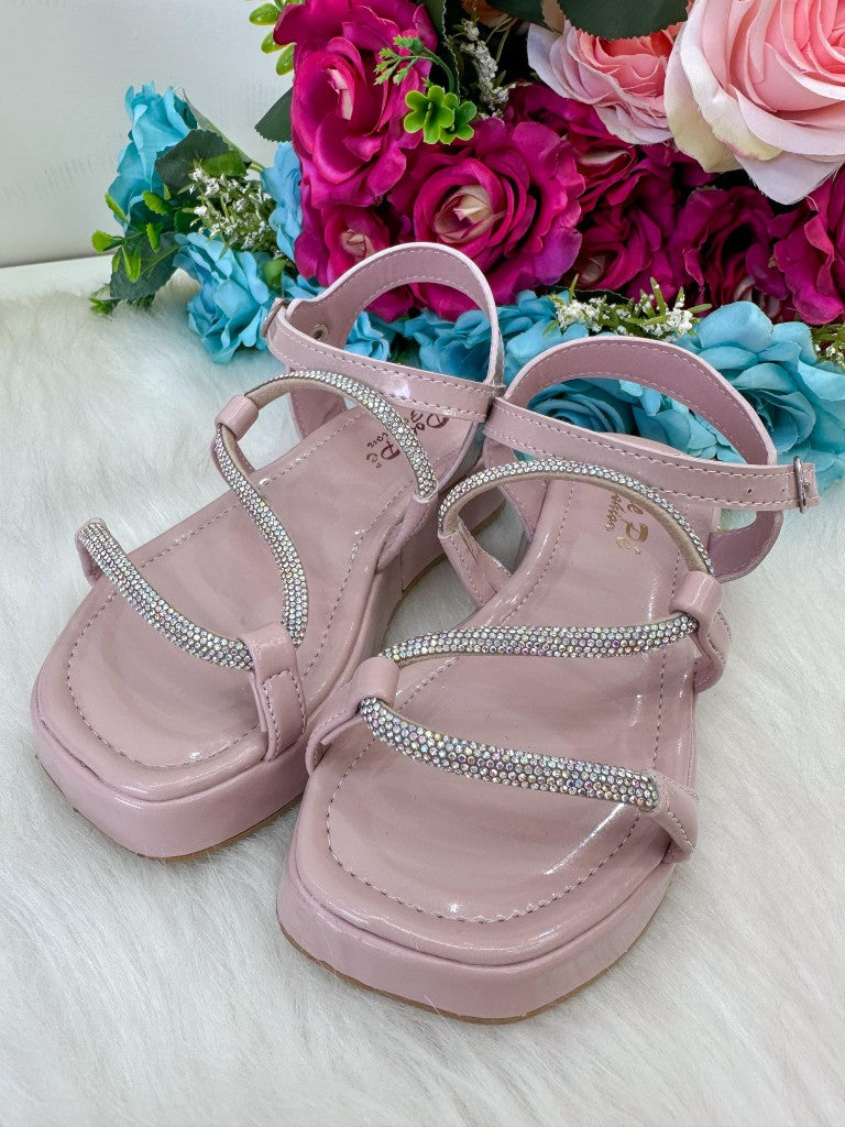 Sandália Doce Pe Verniz Nude/Rose Lilia - Conforto e Estilo para os Pezinhos | Bebeloo Kids