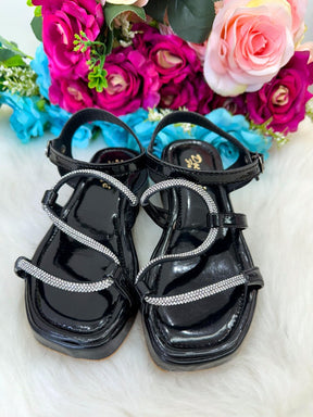 Sandália Doce Pe Verniz Preta Lilia - Conforto e Estilo para os Pezinhos | Bebeloo Kids