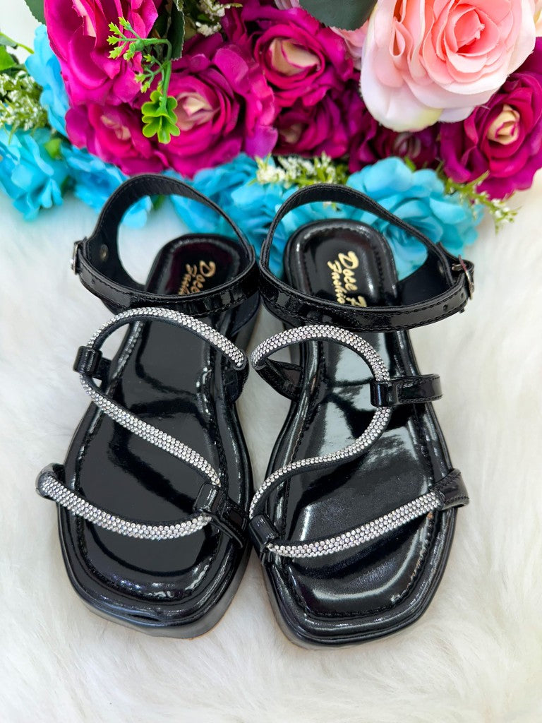 Sandália Doce Pe Verniz Preta Lilia - Conforto e Estilo para os Pezinhos | Bebeloo Kids