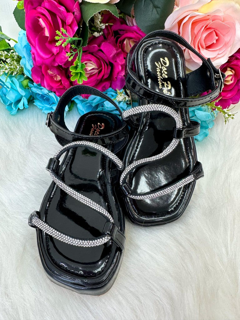Sandália Doce Pe Verniz Preta Lilia - Conforto e Estilo para os Pezinhos | Bebeloo Kids