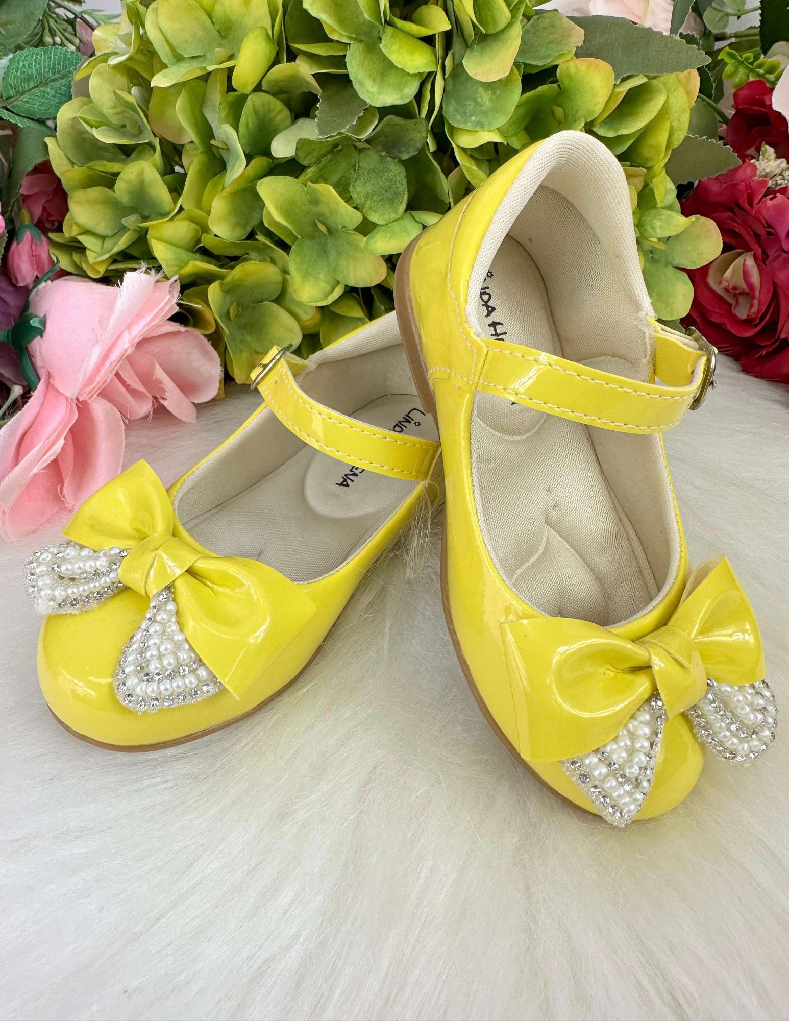 Sapatilha Flor Di MIla Carol Amarelo - Leveza e Charme para os Pezinhos | Bebeloo Kids