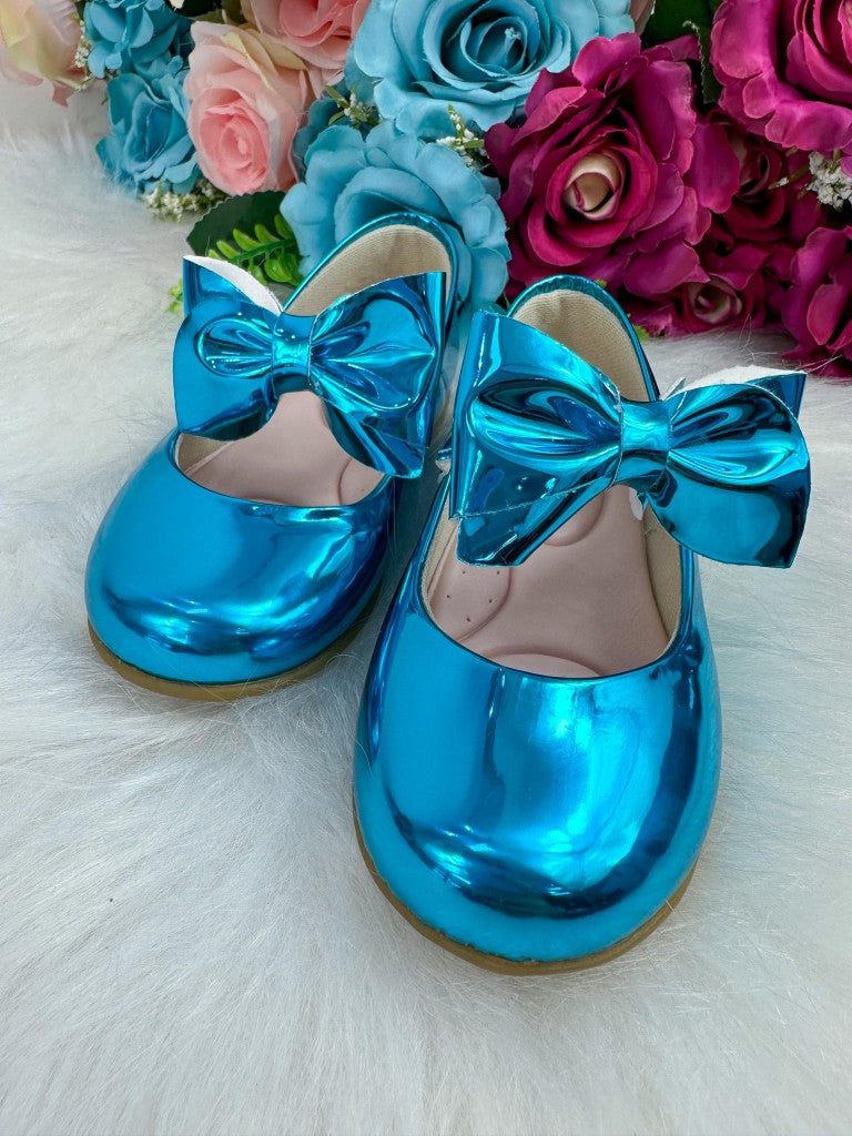 Sapatilha Doce Pe Laço Azul Metalizado - Toque Delicado para Completar o Visual | Bebeloo Kids