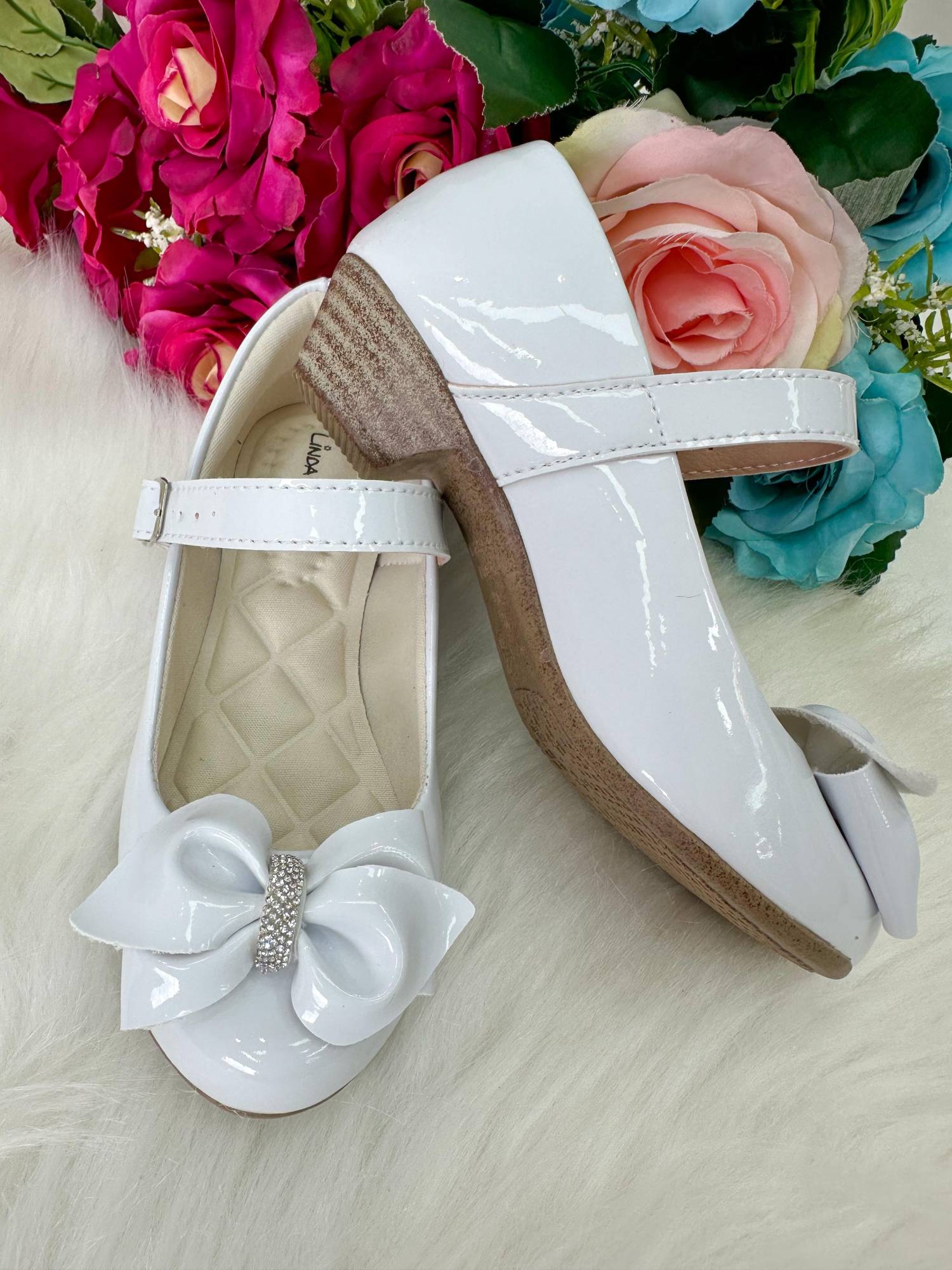 Sapatilha Flor Di Mila Rubia Saltinho Branco - Leveza e Charme para os Pezinhos | Bebeloo Kids