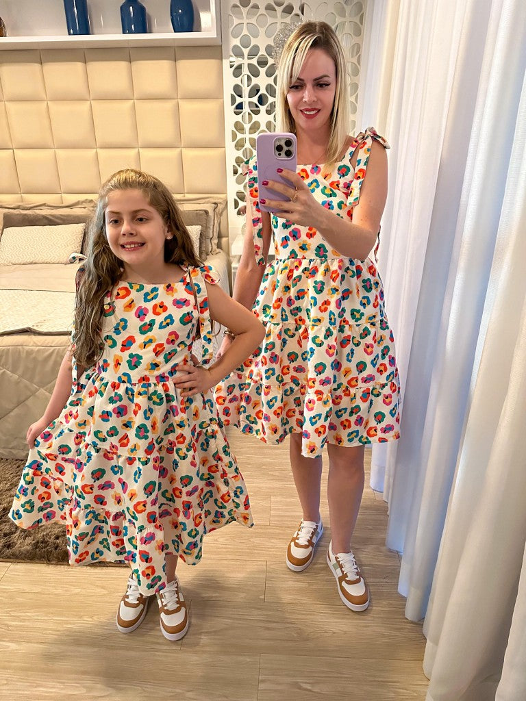 Vestido Blogueirinha Mãe e Filha Nina Off - Leveza e Elegância para Meninas | Bebeloo Kids