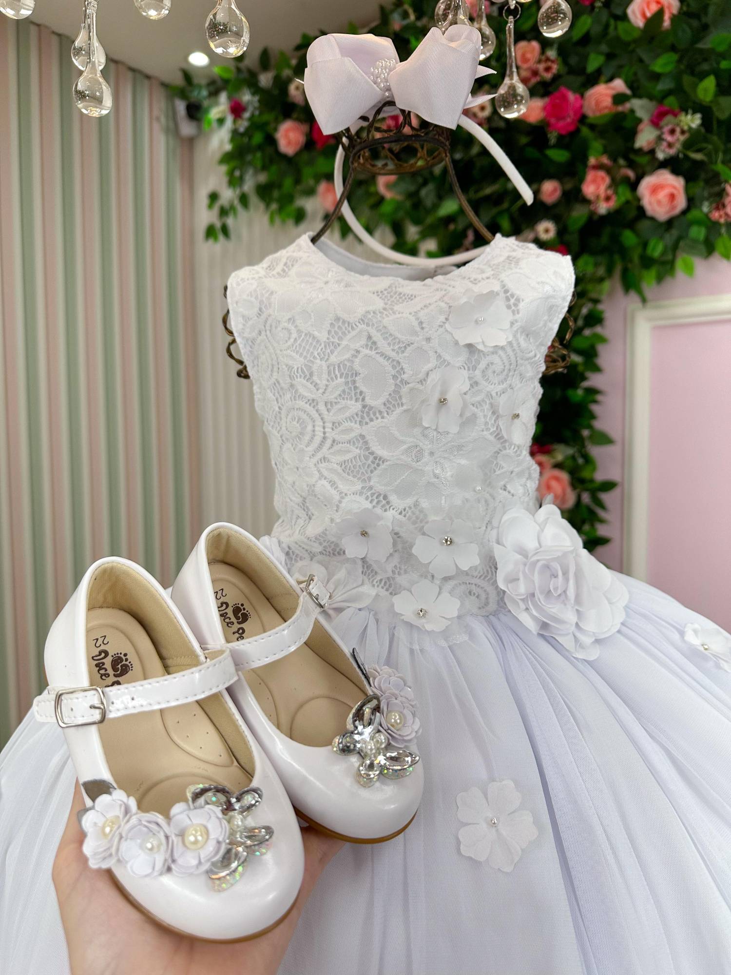 Vestido Juvenil Vila Lele Regata Flores Branco - Leveza e Elegância para Meninas | Bebeloo Kids
