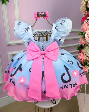 Vestido Temáticos Kids Tik Tok Azul Bebe - Leveza e Elegância para Meninas | Bebeloo Kids