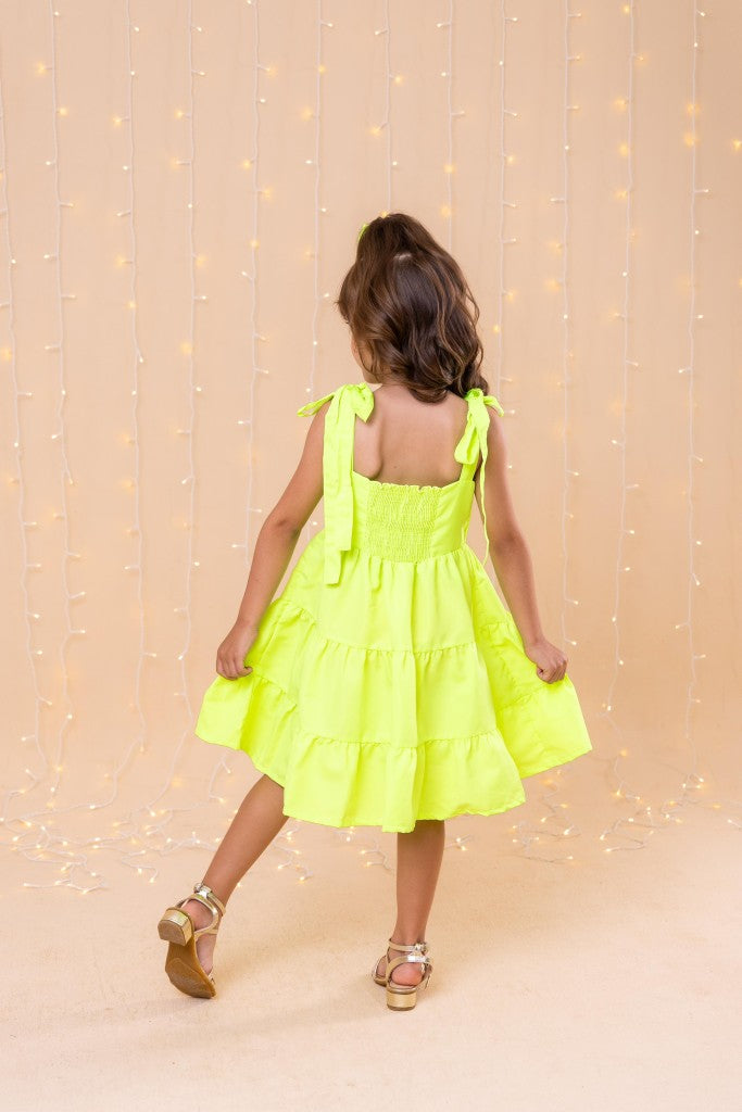 Vestido Blogueirinha Verde Neon Cerejinha - Leveza e Elegância para Meninas | Bebeloo Kids