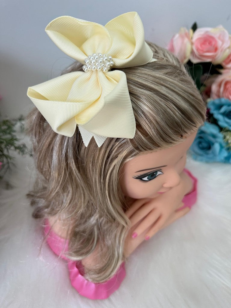 Laço Perolas Maria Eduarda Amarelo Claro - Toque Delicado para Completar o Visual | Bebeloo Kids