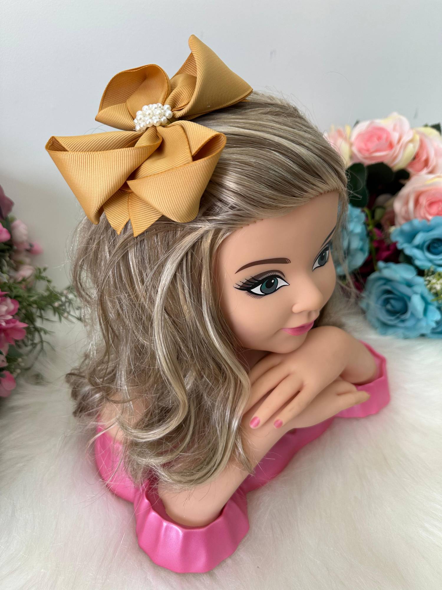 Laço Perolas Maria Eduarda Dourada - Toque Delicado para Completar o Visual | Bebeloo Kids