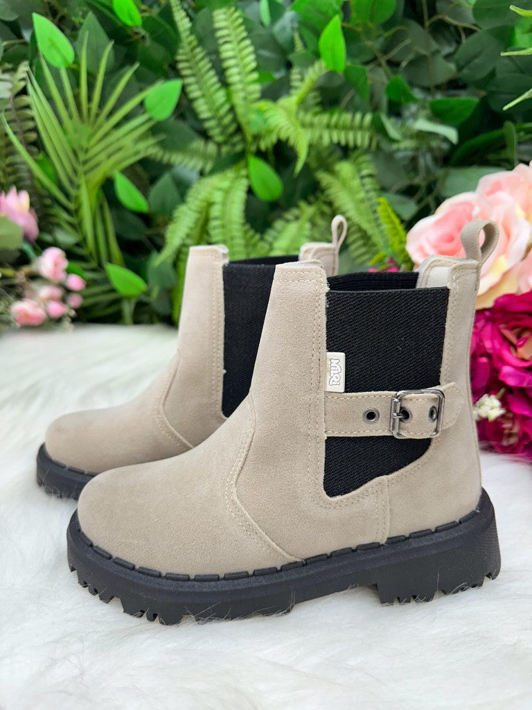 Bota Nilqi Mariana Off - Qualidade e Cuidado para os Pequenos | Bebeloo Kids