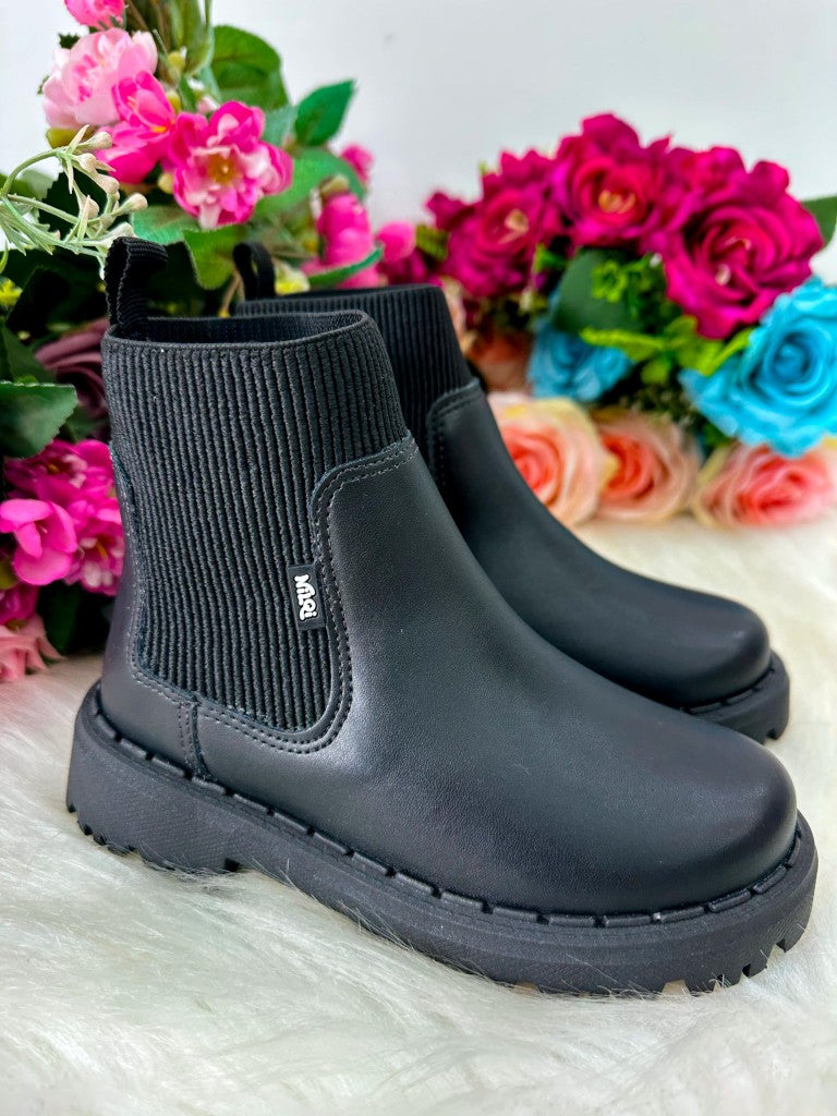 Bota - Coturno Nilqi Antonella Preto - Qualidade e Cuidado para os Pequenos | Bebeloo Kids