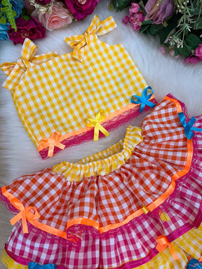 Conjunto Junino Banana Club Luxo Sofia Xadrez Amarelo - Estilo Delicado para o Dia a Dia | Bebeloo Kids