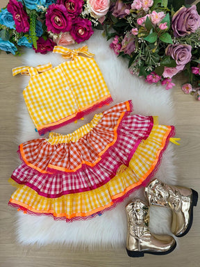 Conjunto Junino Banana Club Luxo Sofia Xadrez Amarelo - Estilo Delicado para o Dia a Dia | Bebeloo Kids