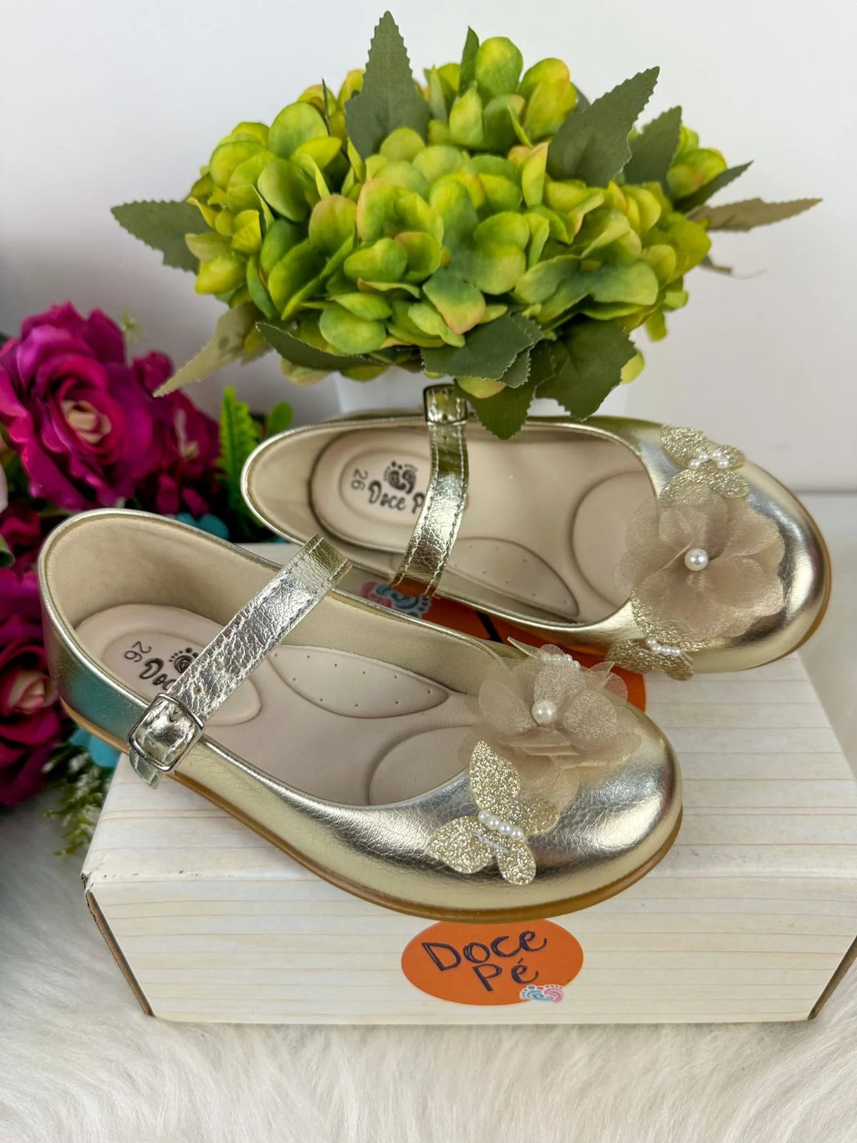 Sapatilha Doce Pe Jardim Encantado Dourado - Diversão e Encanto para Brincar | Bebeloo Kids