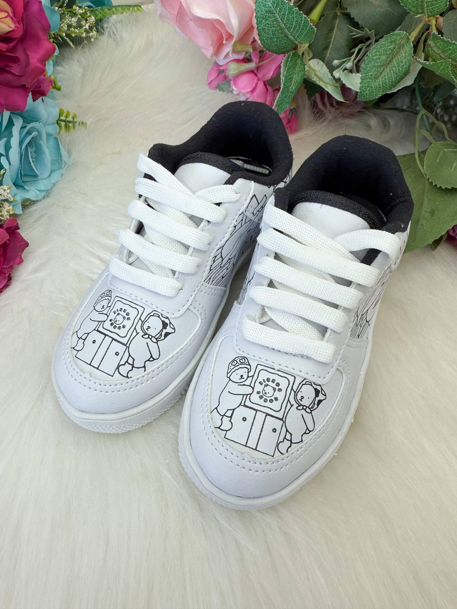 Tênis Temático Bobbie Goods Branco - Conforto e Liberdade para Brincar | Bebeloo Kids