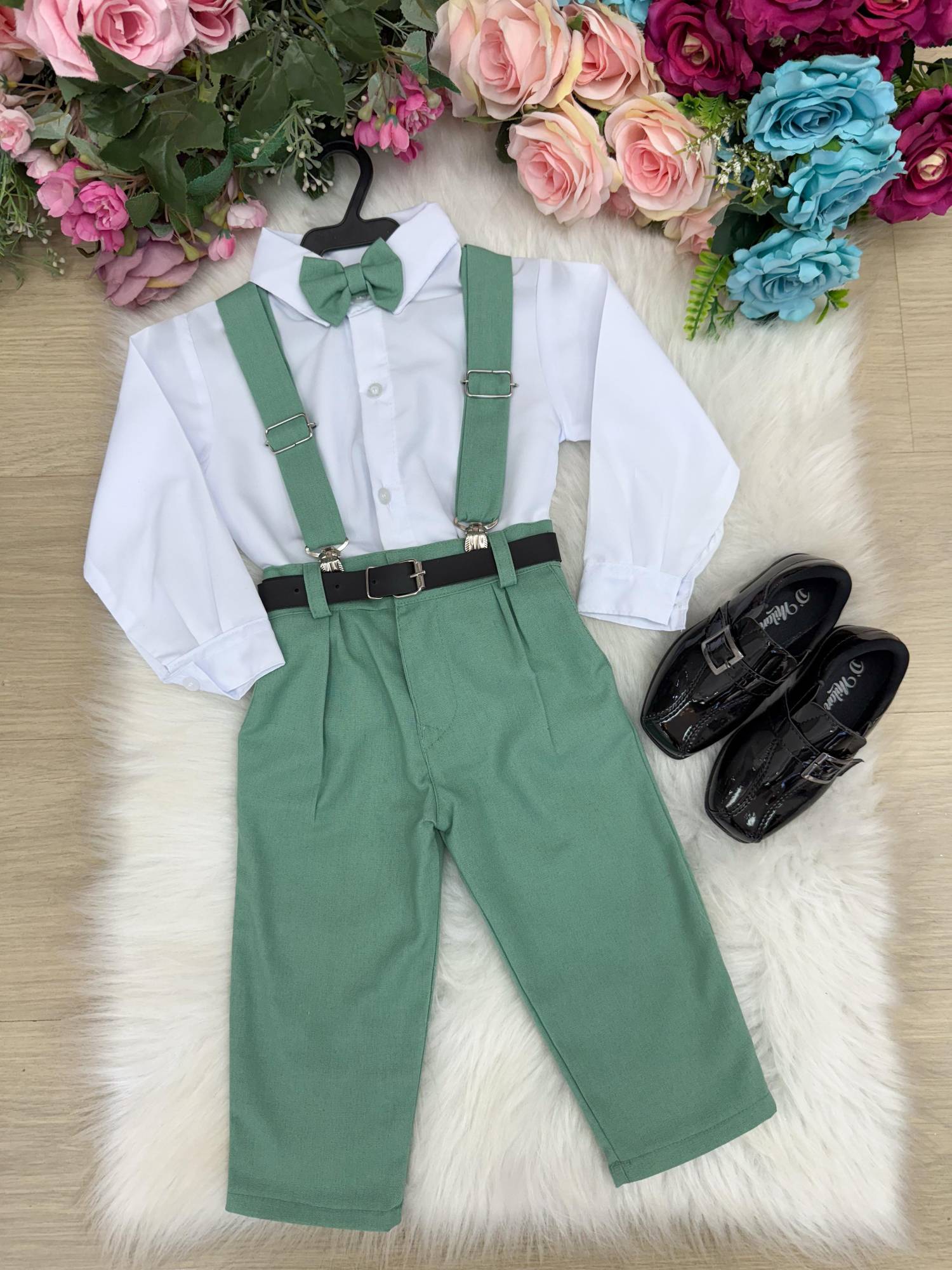 Conjunto Miss Cherry Vitor Suspensorio Verde - Estilo Delicado para o Dia a Dia | Bebeloo Kids