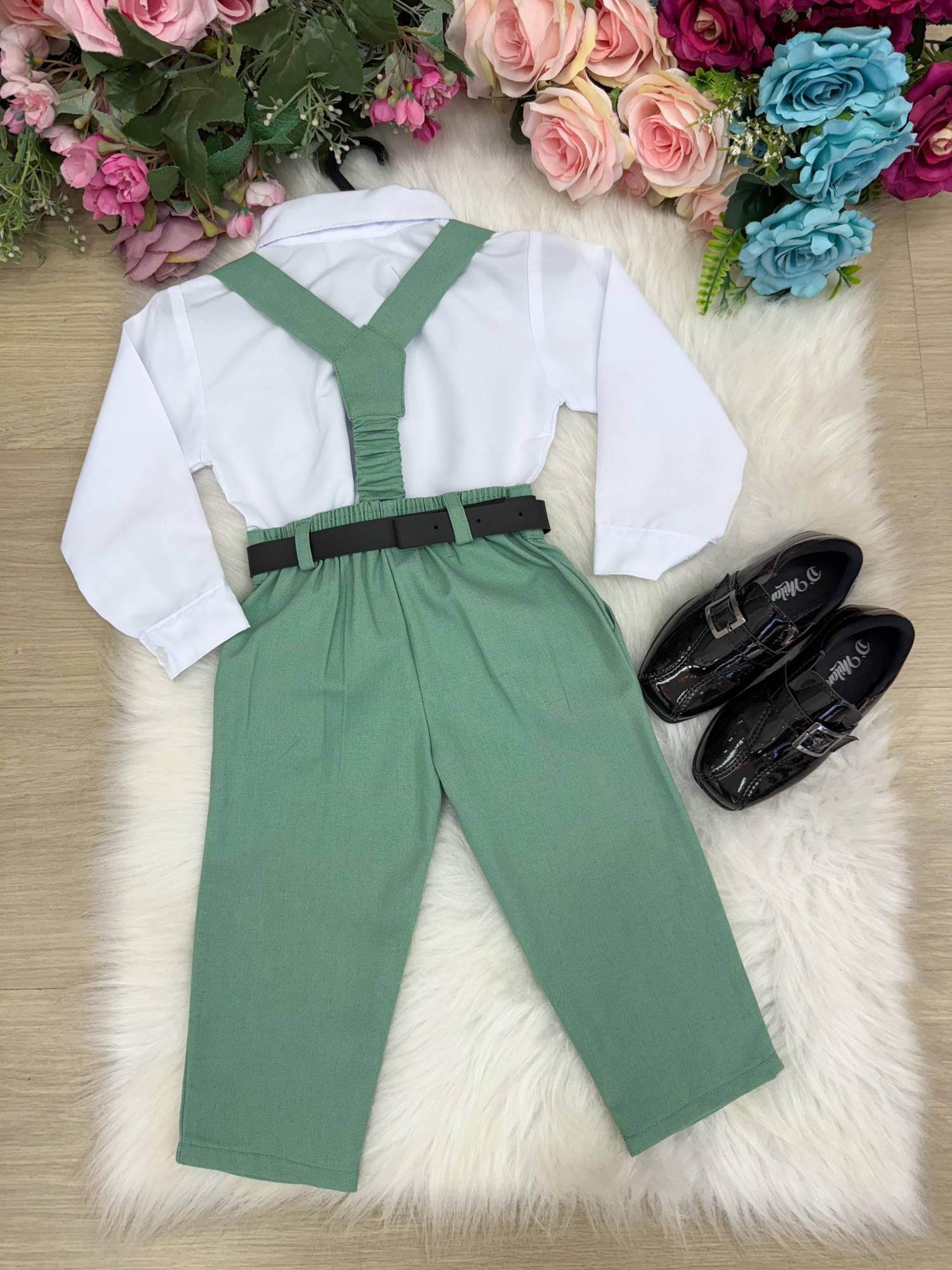 Conjunto Miss Cherry Vitor Suspensorio Verde - Estilo Delicado para o Dia a Dia | Bebeloo Kids