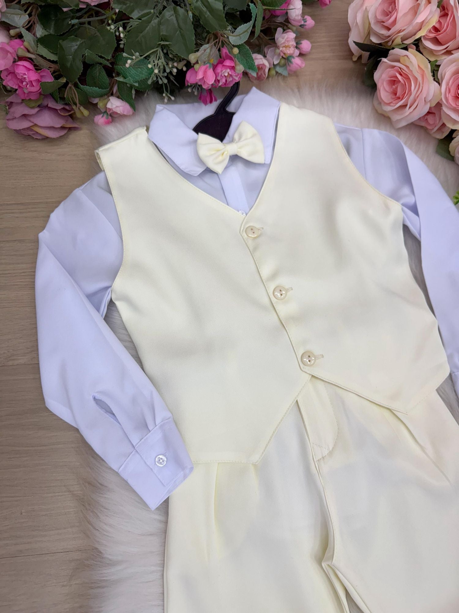 Conjunto Miss Cherry Social Leonardo Colete Amarelo Claro - Estilo Delicado para o Dia a Dia | Bebeloo Kids