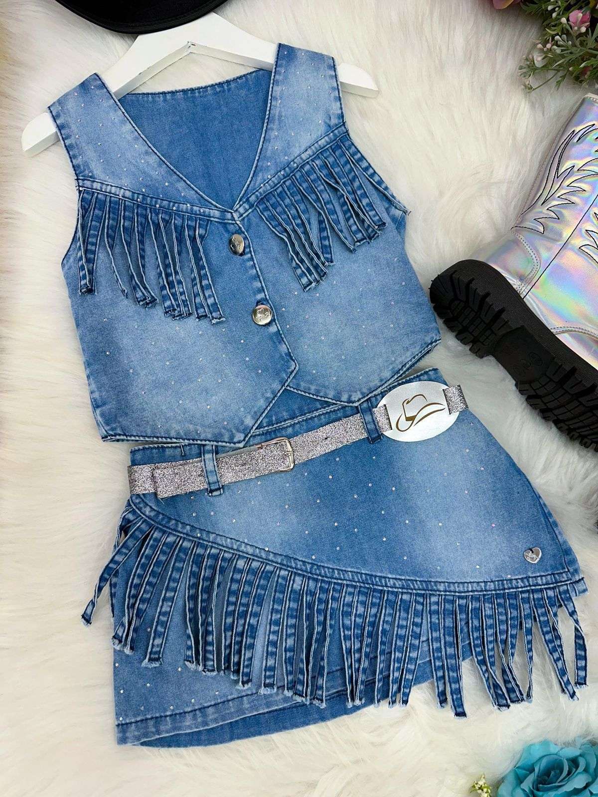 Kit Conjunto Blogueirinha Boiadeira Jeans + Chapéu - Proteção com Estilo para os Pequenos | Bebeloo Kids