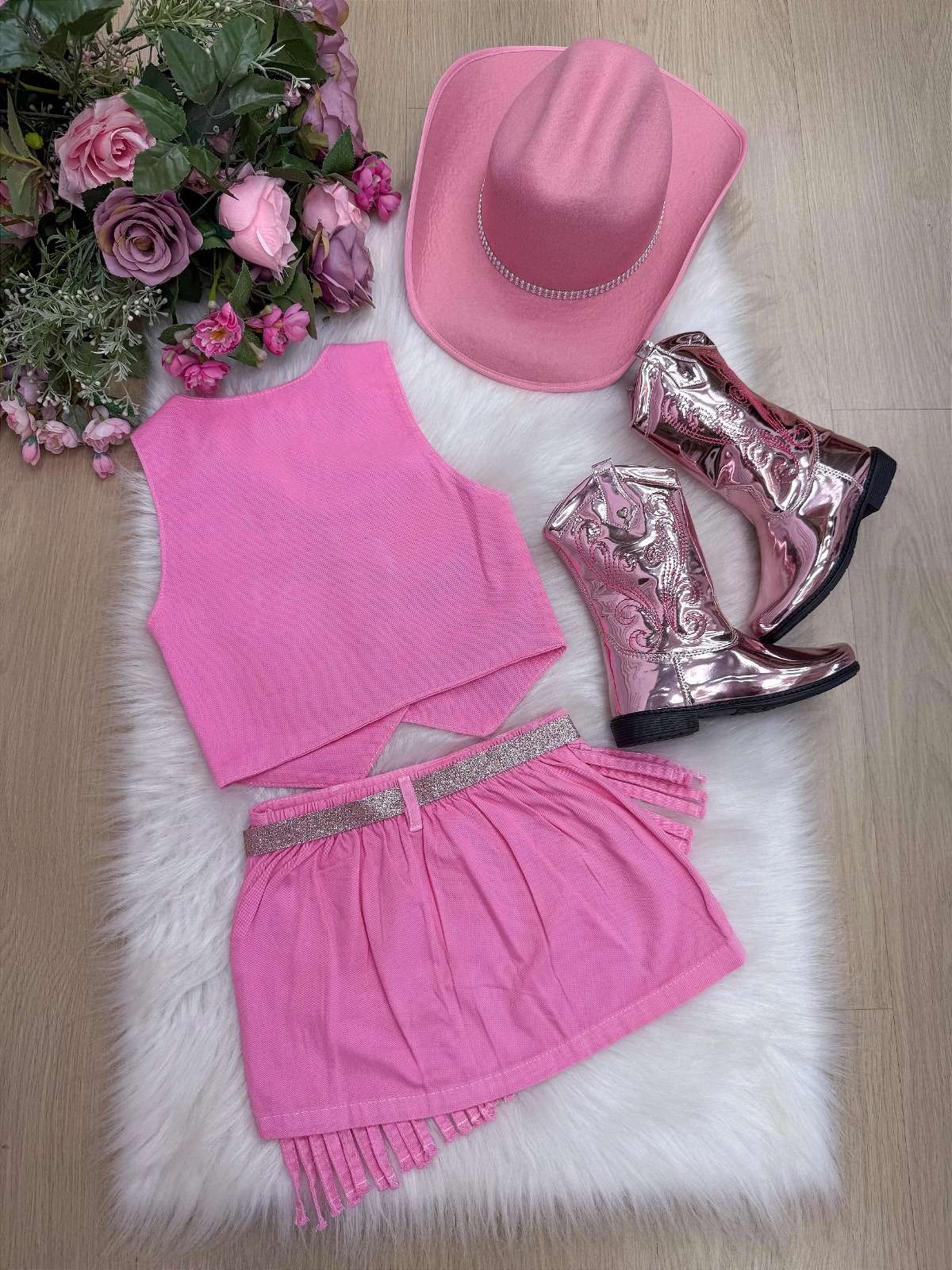 Kit Conjunto Blogueirinha Boiadeira Jeans Rosa + Chapéu - Proteção com Estilo para os Pequenos | Bebeloo Kids