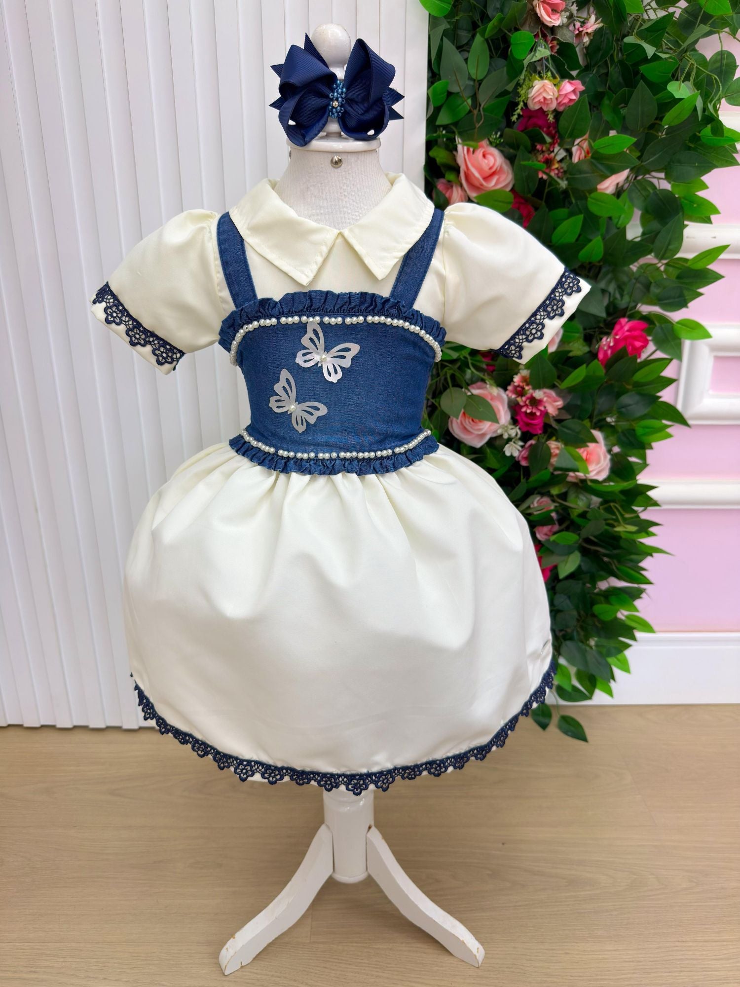 Vestido Blogueirinha Jhenni Off + Colete Jeans - Leveza e Elegância para Meninas | Bebeloo Kids