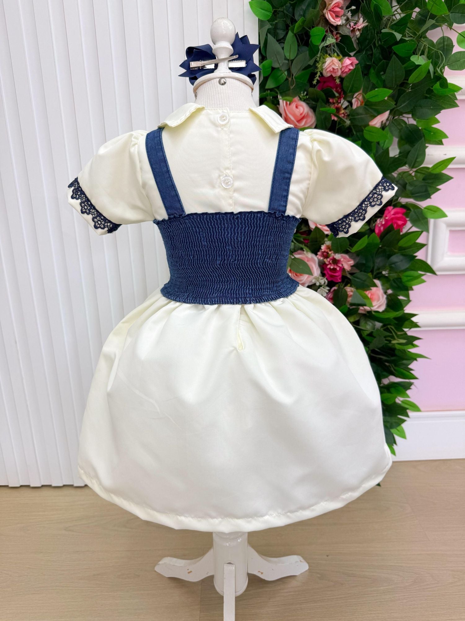 Vestido Blogueirinha Jhenni Off + Colete Jeans - Leveza e Elegância para Meninas | Bebeloo Kids