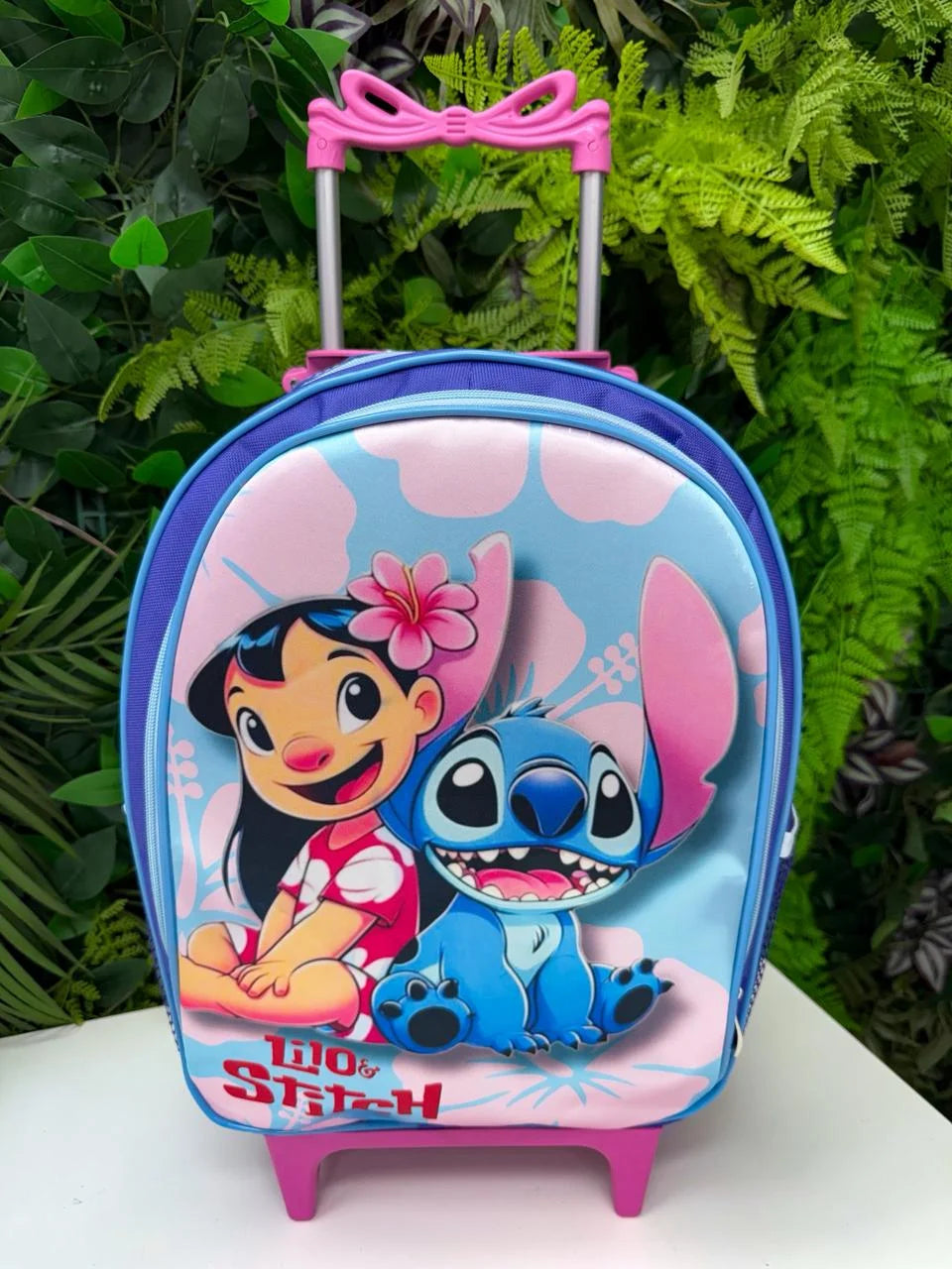 Mochila Rodinhas Stitch + Estojo de Brinde - Praticidade e Charme para o Dia a Dia | Bebeloo Kids
