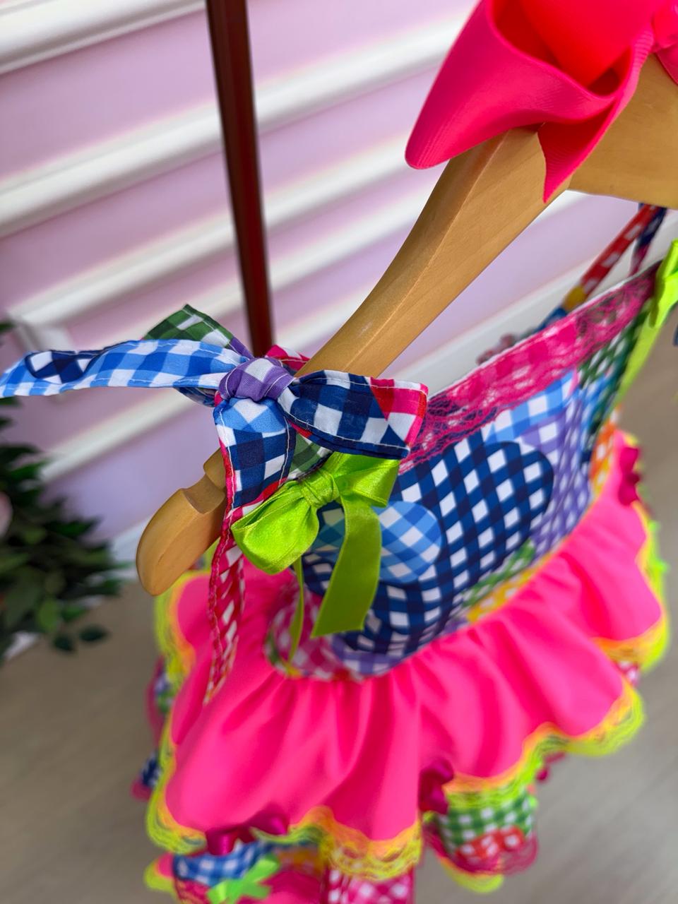 Vestido Junino Banana Club Luxo Encanto da Roça Rosa Neon - Leveza e Elegância para Meninas | Bebeloo Kids