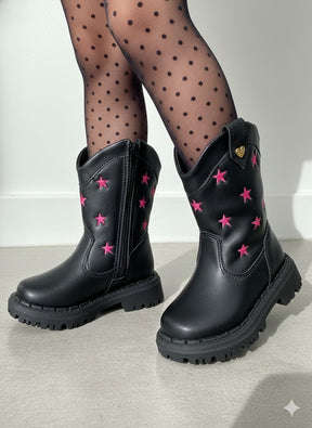 Bota Nilqi Manu Preta Estrela Pink Modelo 2 - Qualidade e Cuidado para os Pequenos | Bebeloo Kids