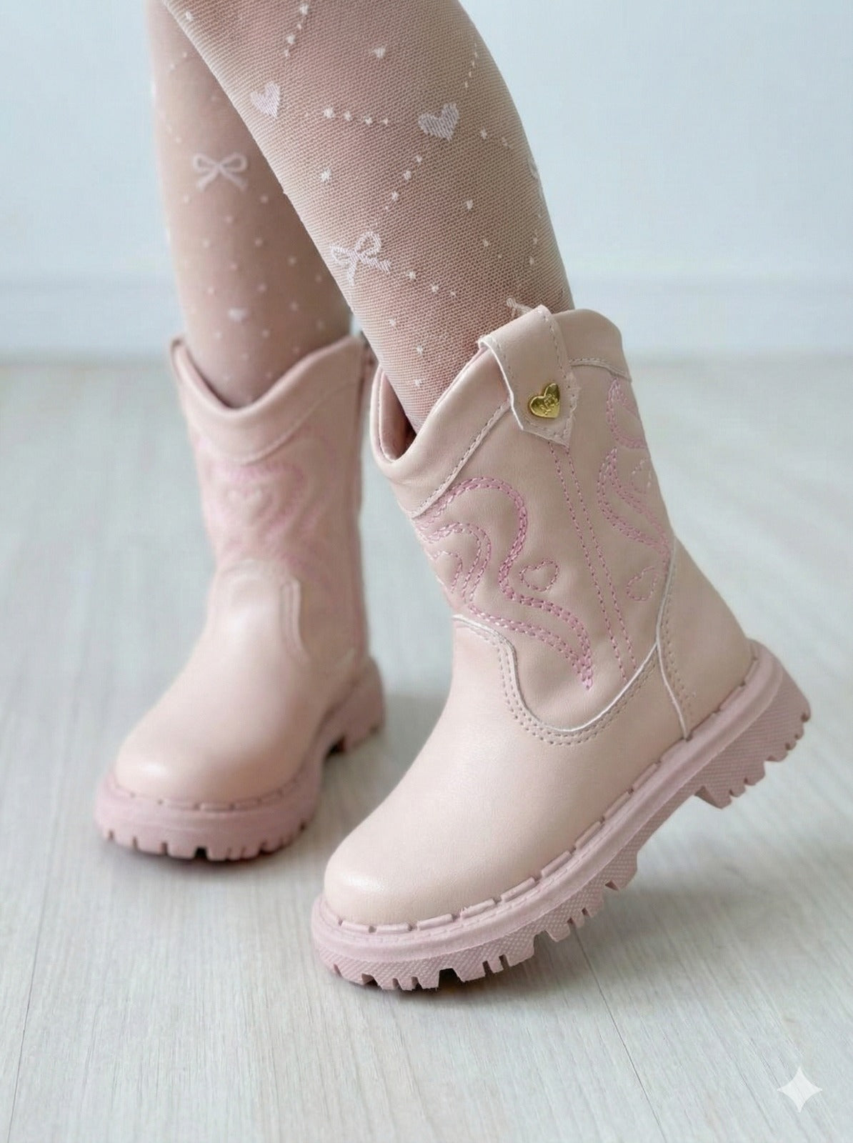 Bota\Coturno Nilqi Bella Rose - Qualidade e Cuidado para os Pequenos | Bebeloo Kids
