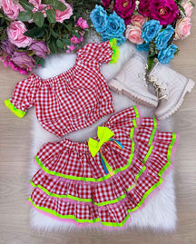 Conjunto Junino Banana Club Luxo Sofia Xadrez - Estilo Delicado para o Dia a Dia | Bebeloo Kids
