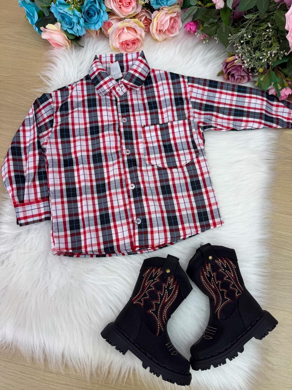 Camisa Junina Xadrez Liam Branco - Elegância e Conforto para os Pequenos | Bebeloo Kids