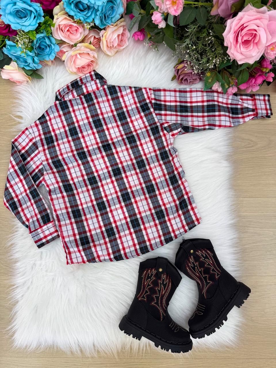 Camisa Junina Xadrez Liam Branco - Elegância e Conforto para os Pequenos | Bebeloo Kids
