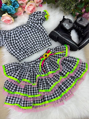 Conjunto Junino Banana Club Luxo Gabriela Xadrez Preto - Estilo Delicado para o Dia a Dia | Bebeloo Kids