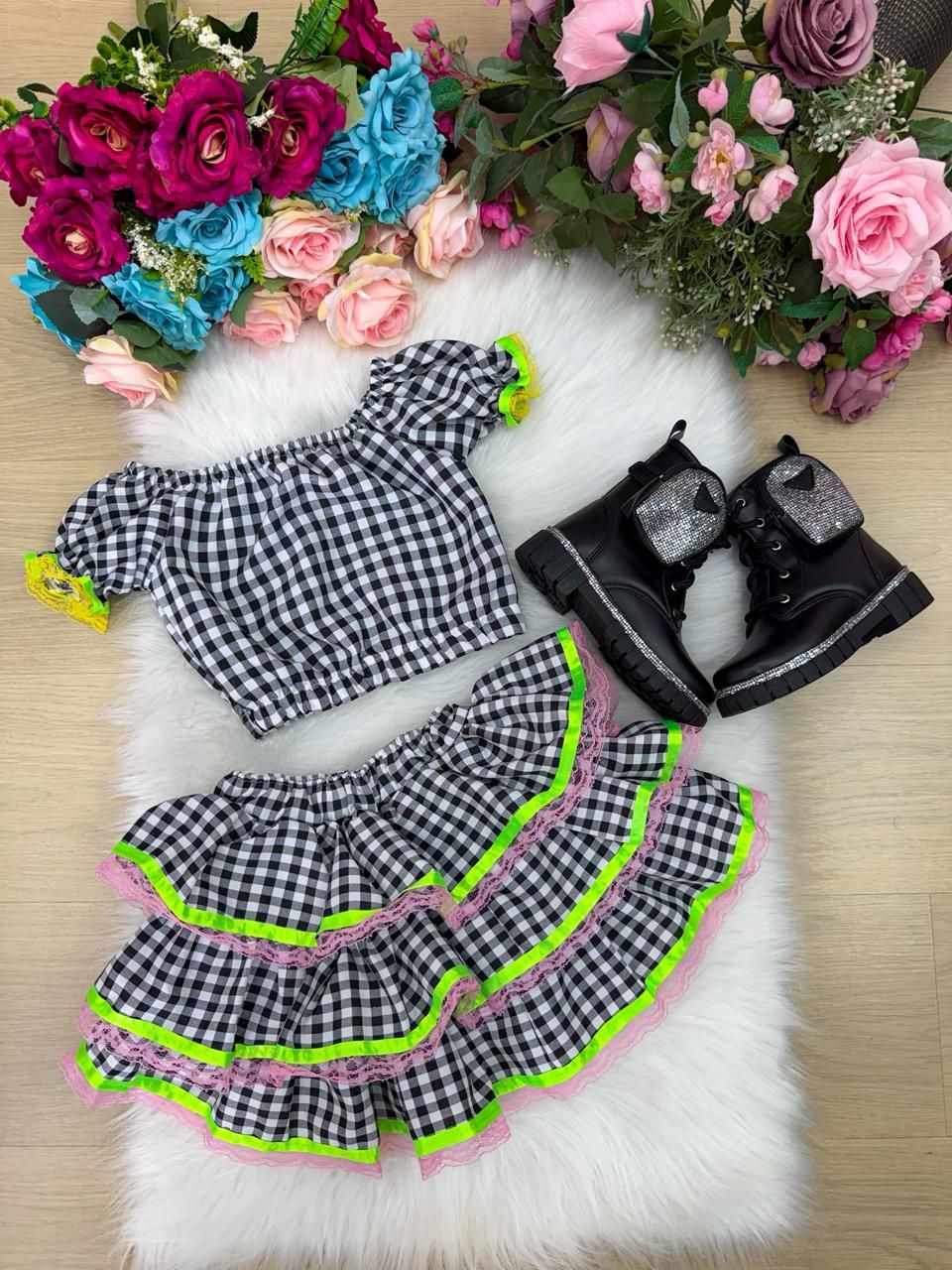 Conjunto Junino Banana Club Luxo Gabriela Xadrez Preto - Estilo Delicado para o Dia a Dia | Bebeloo Kids