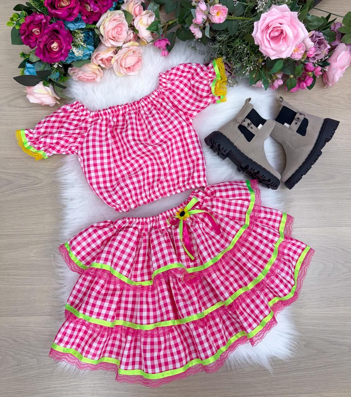 Conjunto Junino Banana Club Luxo Gabriela Xadrez Pink - Estilo Delicado para o Dia a Dia | Bebeloo Kids