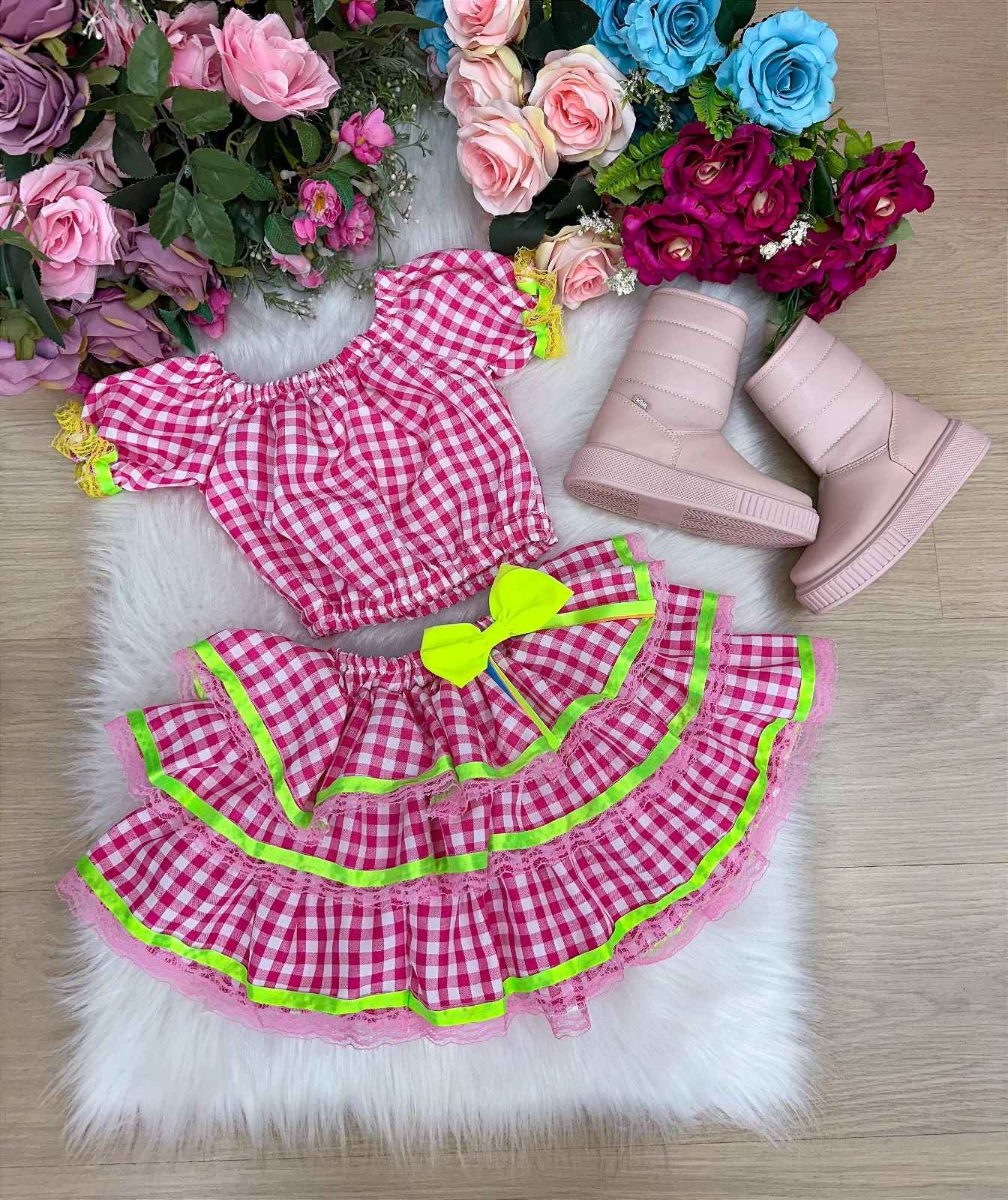 Conjunto Banana Club Junino Luxo Adulto Sofia Rosa - Estilo Delicado para o Dia a Dia | Bebeloo Kids