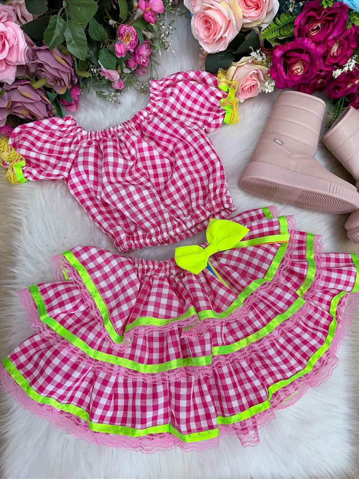Conjunto Banana Club Junino Luxo Adulto Sofia Rosa - Estilo Delicado para o Dia a Dia | Bebeloo Kids